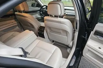 BMW 730, 3.0, 190 kW, дизель, автомат, полный привод