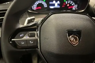 Peugeot 2008, 1.2, 96 kW, petrol, automatic, front-wheel drive