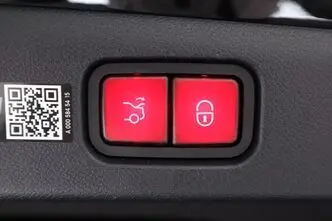 Mercedes-Benz E 300, 2.0, 145 kW, hybrid, automatic, four-wheel drive