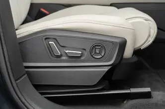 Audi e-tron, 300 kW, electric, automatic