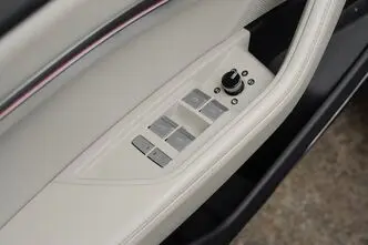 Audi e-tron, 300 kW, electric, automatic