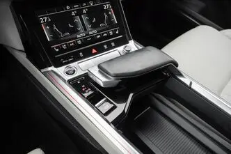 Audi e-tron, 300 kW, electric, automatic