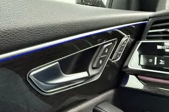 Audi Q8, 3.0, 210 kW, hybrid, automatic, four-wheel drive