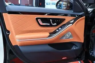 Mercedes-Benz S 580, 4.0, 370 kW, hybrid, automatic, four-wheel drive