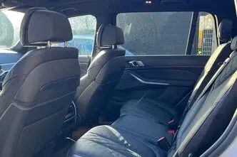 BMW X7, 3.0, 195 kW, diesel, automatic, four-wheel drive