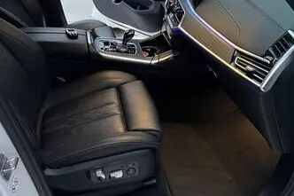 BMW X7, 3.0, 195 kW, diesel, automatic, four-wheel drive