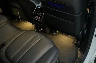 BMW X7, 3.0, 195 kW, diesel, automatic, four-wheel drive