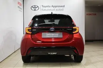 Toyota Yaris, 1.5, 68 kW, hybrid, automatic, front-wheel drive