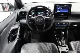Toyota Yaris, 1.5, 68 kW, hybrid, automatic, front-wheel drive