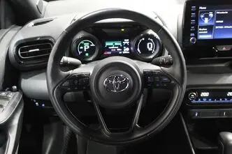 Toyota Yaris, 1.5, 68 kW, hybrid, automatic, front-wheel drive