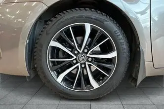 Toyota Avensis, 1.8, 108 kW, petrol, automatic, front-wheel drive