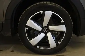 Opel Crossland, 1.2, 96 kW, bensiin, automaat, esivedu