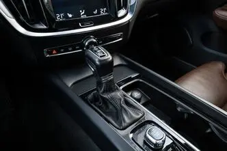 Volvo V60, 2.0, 110 kW, diisel, automaat, esivedu