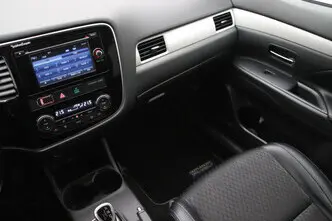 Mitsubishi Outlander, 2.0, 89 kW, подключаемый гибрид, автомат, полный привод