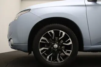 Mitsubishi Outlander, 2.0, 89 kW, подключаемый гибрид, автомат, полный привод