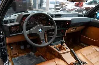 BMW 635, 3.4, 136 kW, bensiin, tagavedu