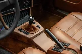 BMW 635, 3.4, 136 kW, bensiin, tagavedu