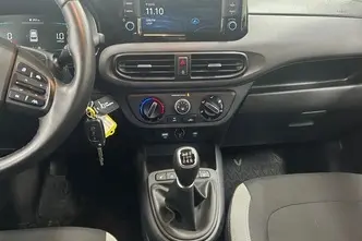 Hyundai i10, 1.0, 46 kW, бензин, механическая, передний привод