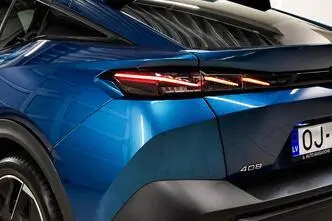 Peugeot 408, bensiin, automaat, esivedu