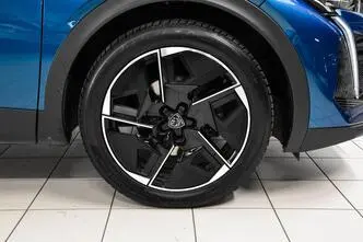 Peugeot 408, bensiin, automaat, esivedu