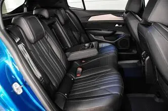 Peugeot 408, bensiin, automaat, esivedu