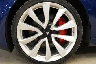 Tesla Model 3, 155 kW, electric, automatic, four-wheel drive