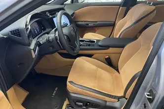 Lexus RZ, 132 kW, elekter, nelikvedu