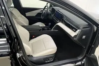 Toyota Camry, 2.5, 137 kW, hybrid, automatic, front-wheel drive