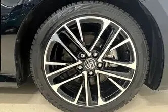 Toyota Camry, 2.5, 137 kW, hybrid, automatic, front-wheel drive