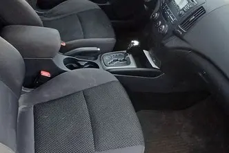 Hyundai i30, 1.6, 93 kW, bensiin, automaat, esivedu