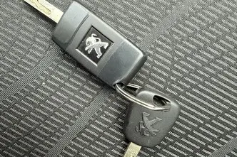 Peugeot 308, 1.6, 88 kW, bensiin, automaat, esivedu