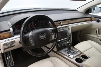 Volkswagen Phaeton, 3.0, 176 kW, diesel, automatic, four-wheel drive