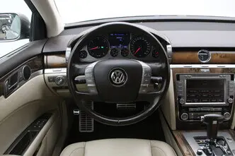 Volkswagen Phaeton, 3.0, 176 kW, diesel, automatic, four-wheel drive