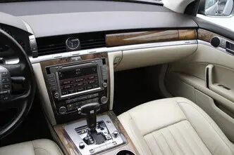Volkswagen Phaeton, 3.0, 176 kW, diesel, automatic, four-wheel drive