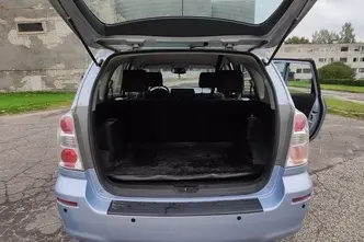 Toyota Corolla Verso, 1.8, 95 kW, petrol, manual, front-wheel drive