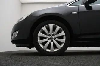 Opel Astra, 1.4, 103 kW, бензин, механическая, передний привод