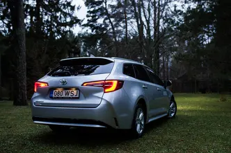 Toyota Corolla, 1.2, 85 kW, bensiin, automaat, esivedu