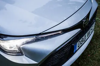 Toyota Corolla, 1.2, 85 kW, bensiin, automaat, esivedu