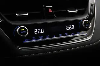 Toyota Corolla, 2.0, 112 kW, гибрид, автомат, передний привод