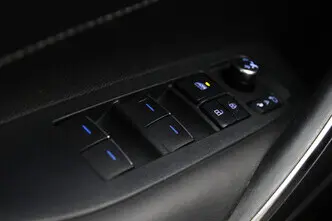 Toyota Corolla, 2.0, 112 kW, гибрид, автомат, передний привод