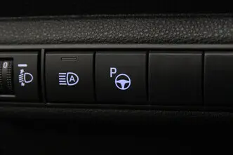 Toyota Corolla, 2.0, 112 kW, гибрид, автомат, передний привод