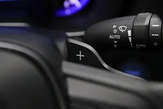 Toyota Corolla, 2.0, 112 kW, гибрид, автомат, передний привод