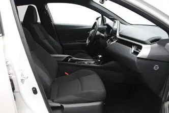 Toyota C-HR, 1.8, 72 kW, hybrid, automatic, front-wheel drive