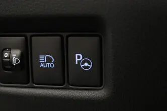 Toyota C-HR, 1.8, 72 kW, hybrid, automatic, front-wheel drive