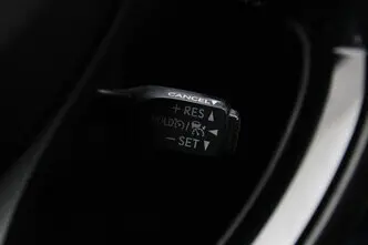 Toyota C-HR, 1.8, 72 kW, hybrid, automatic, front-wheel drive
