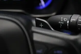Toyota Corolla, 2.0, 112 kW, гибрид, автомат, передний привод