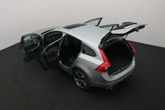 Volvo V60, 2.4, 158 kW, plug-in hybrid, automatic, four-wheel drive