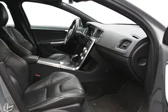 Volvo V60, 2.4, 158 kW, plug-in hybrid, automatic, four-wheel drive