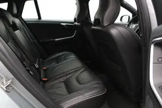 Volvo V60, 2.4, 158 kW, plug-in hybrid, automatic, four-wheel drive