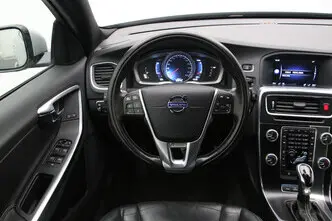Volvo V60, 2.4, 158 kW, plug-in hybrid, automatic, four-wheel drive